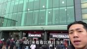 梦剧场脚下的曼联官方商店，看看有啥是国内没有的